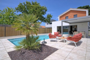 Family house with private pool